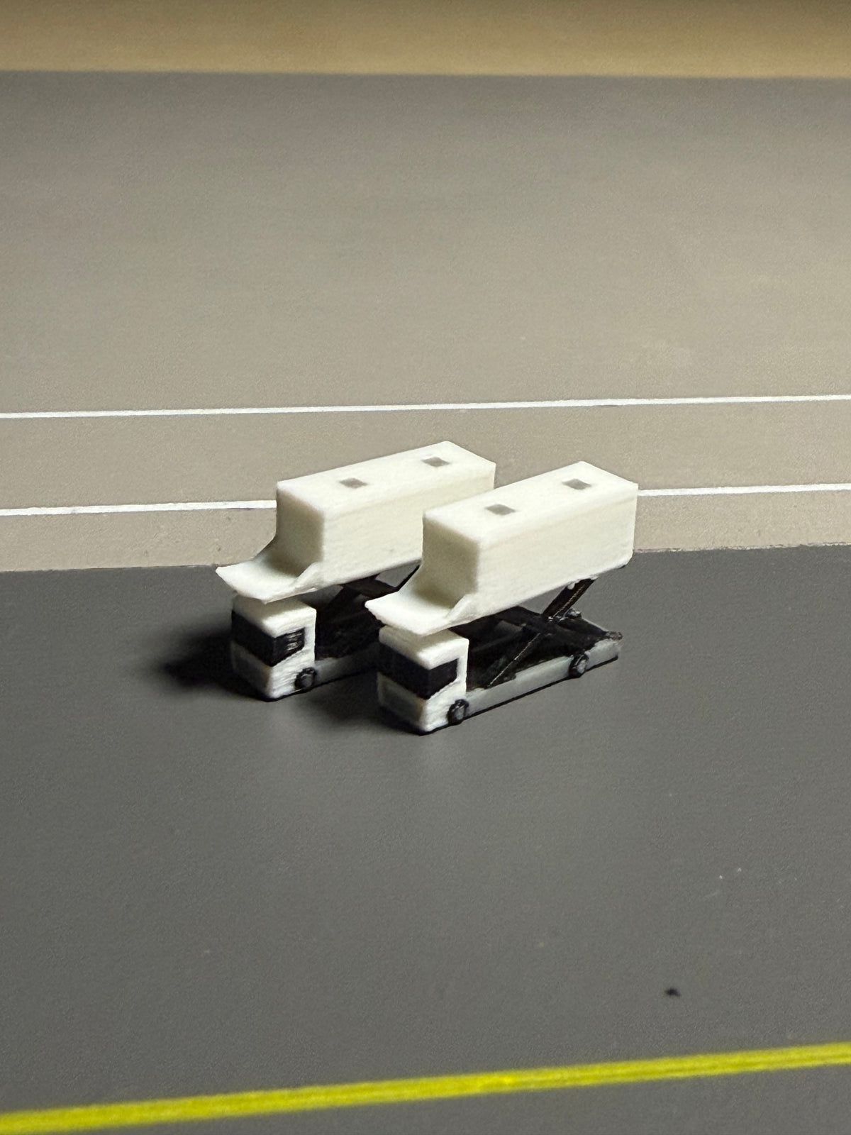 1:400 Scale Airport Catering Truck 6-Pack