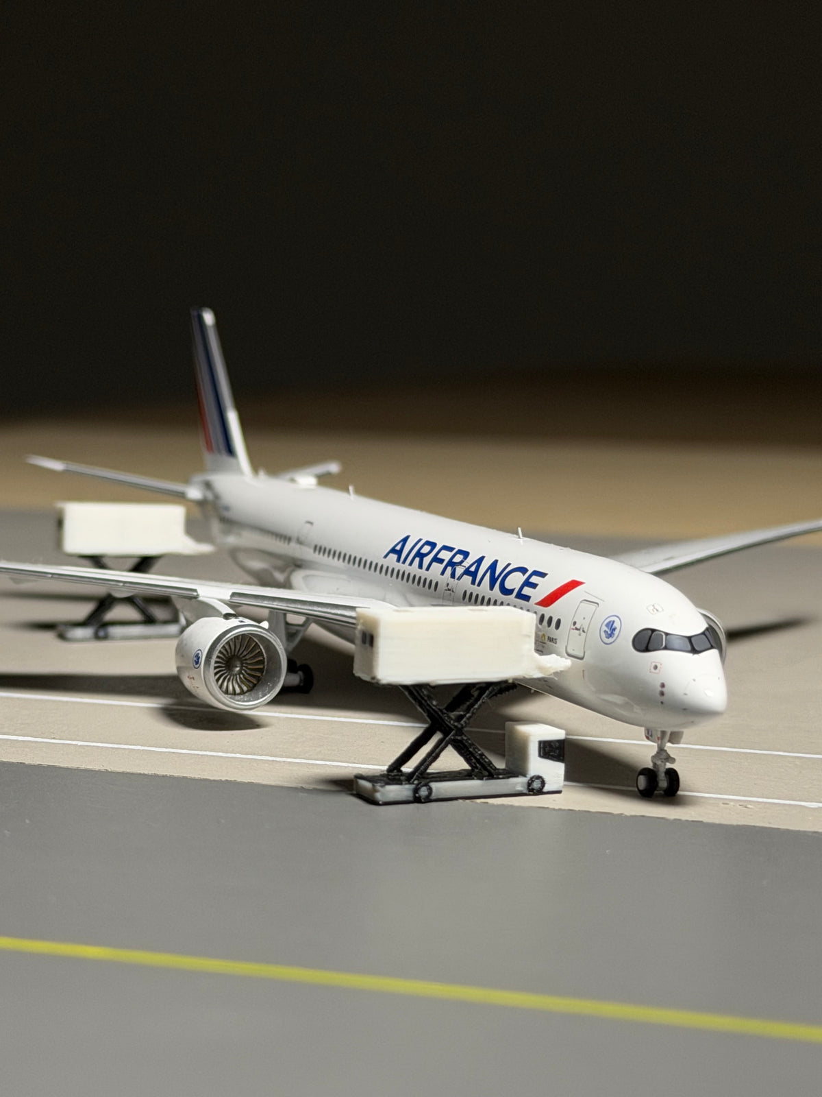 1:400 Scale Airport Catering Truck 6-Pack