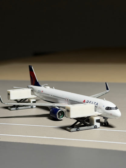 1:400 Scale Airport Catering Truck 6-Pack
