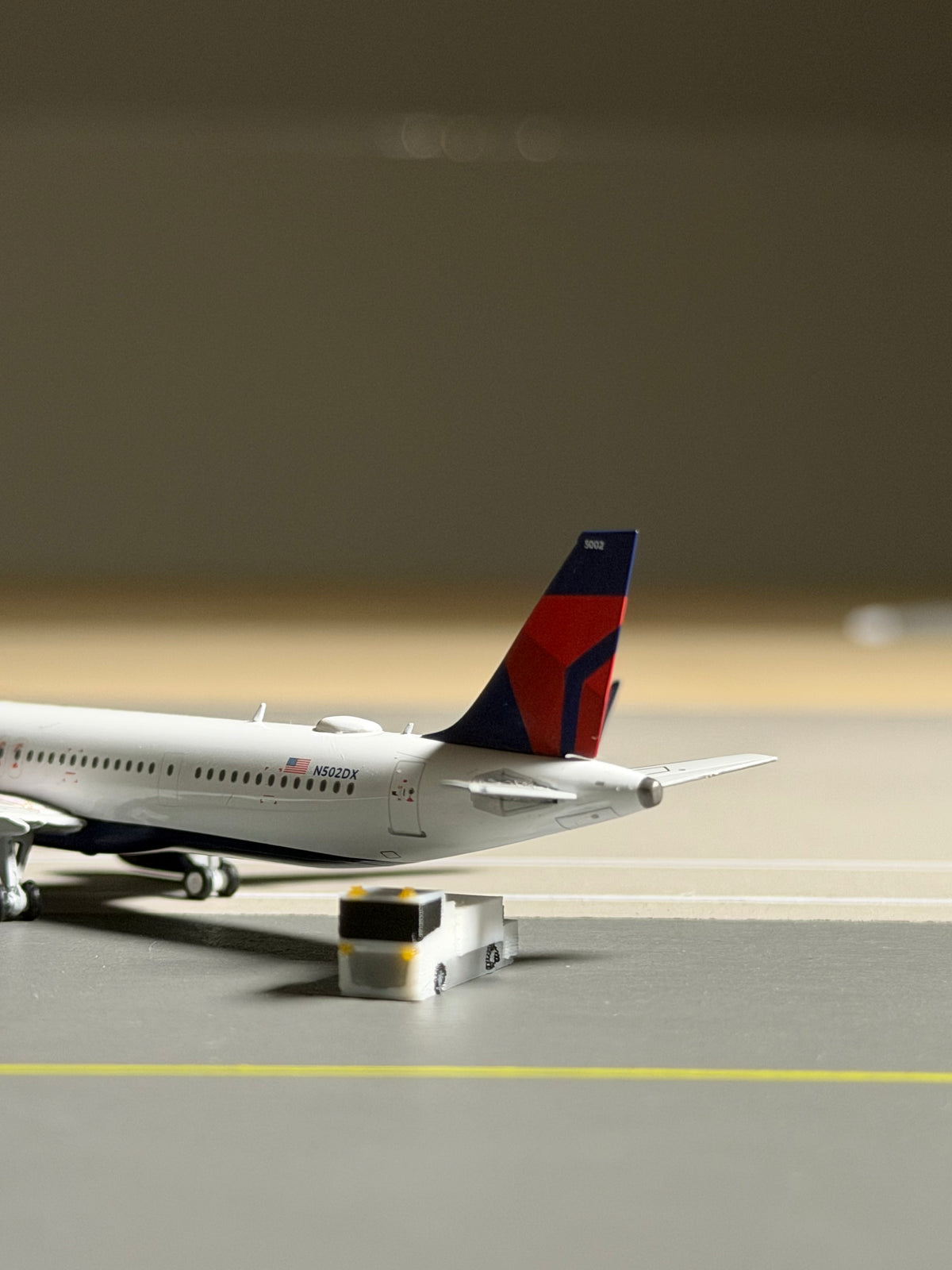 1:400 Scale Aircraft Lavatory Service Truck 6-Pack