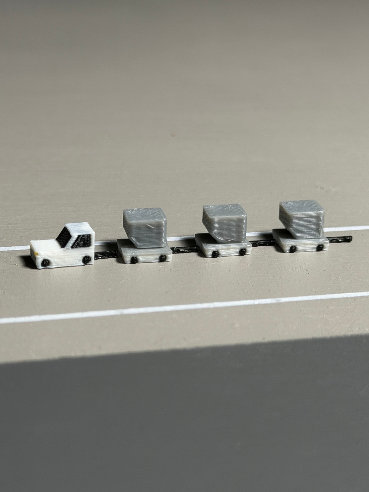 1:400 Scale Airport Ground Service Carts & Baggage Tugs Set 4-Pack