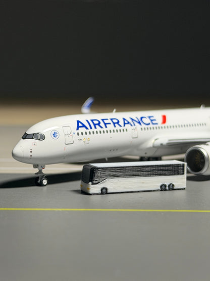 1:400 Scale Airport Charter Bus 6-Pack