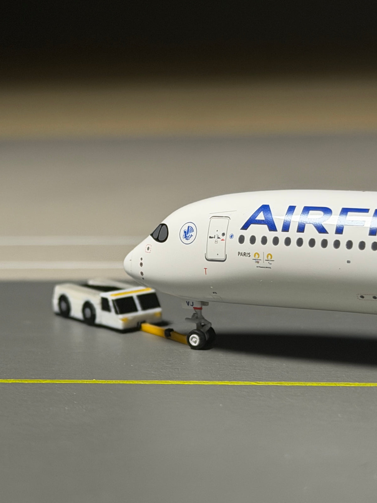 1:400 Scale Airport Pushback Tug Bundle 6-Pack