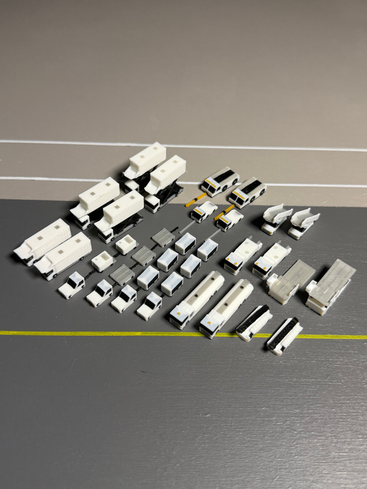 1:400 Scale Airport GSE Accessories Bundle