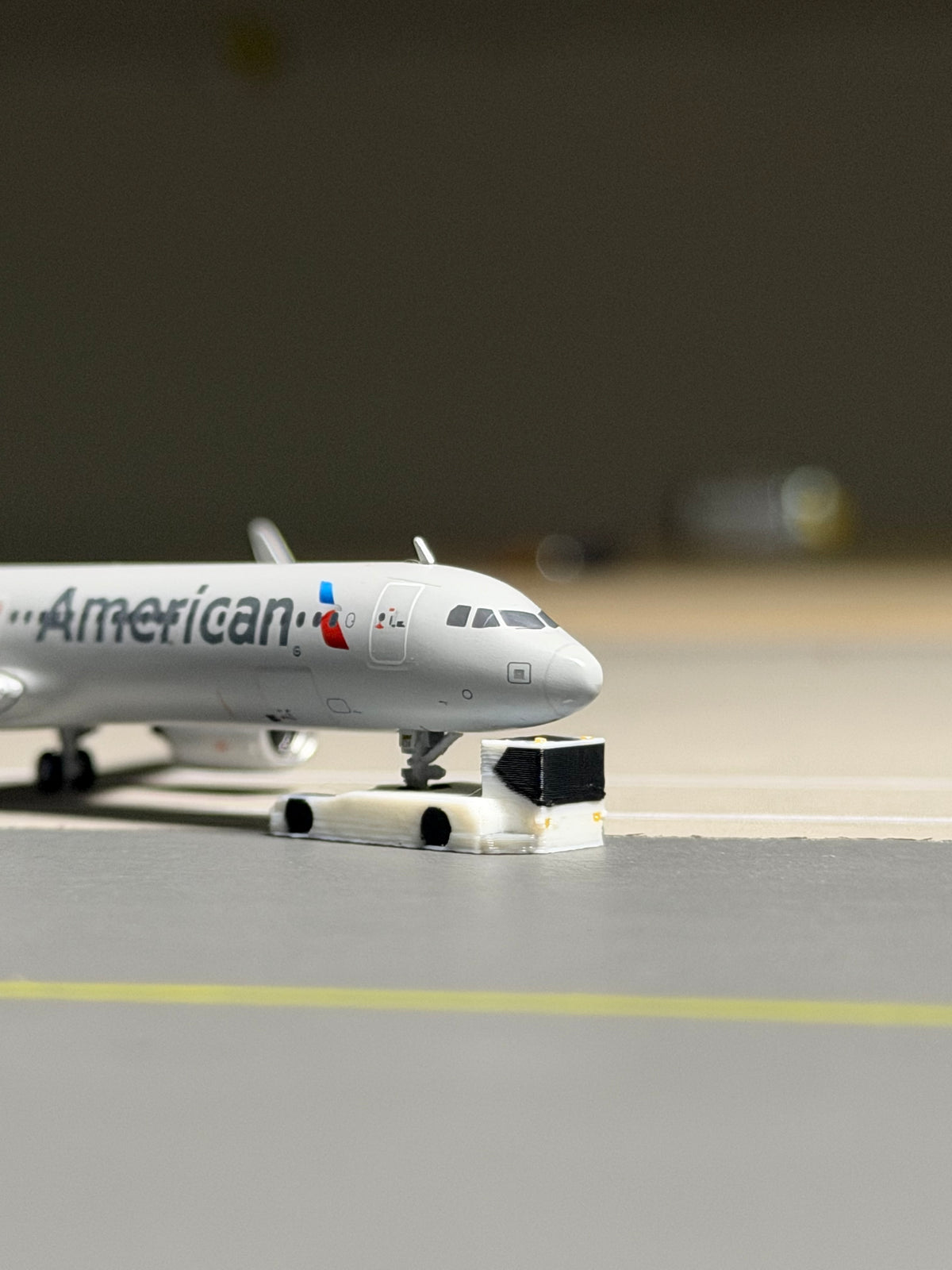 1:400 Scale Airport Functional Pushback Tug 6-Pack