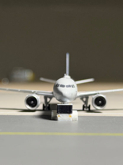 1:400 Scale Airport Functional Pushback Tug 6-Pack