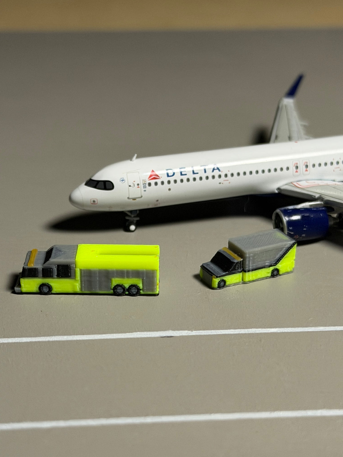 1:400 Scale Airport Fire Truck Pack (Lime Green)